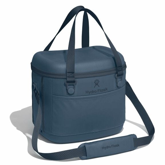 carryouttm-soft-cooler-15-l-i1 12pco384-carryout-cooler-15l-harbor-blue-angled_1.jpg