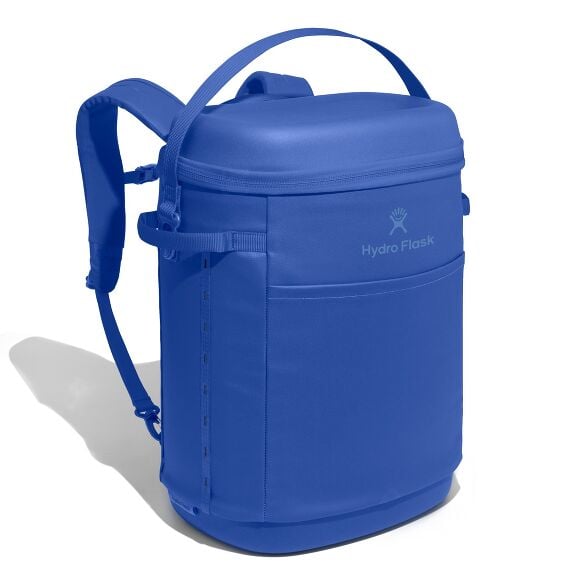 carryouttm-backpack-22-l-y4 18pco382_carryout_backpack_22l_capri_blue_angled_1.jpg