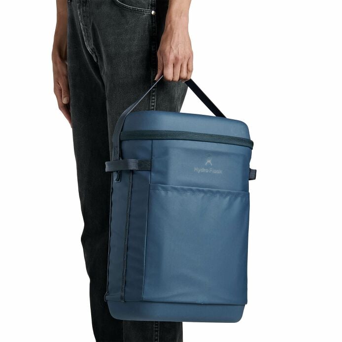 carryouttm-backpack-22-l-y4 250815_hydro_s26_hb_14597_6.jpg