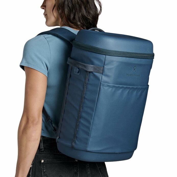carryouttm-backpack-22-l-y4 250815_hydro_s26_hb_14605_7.jpg