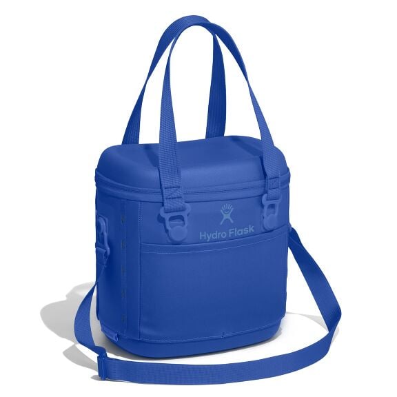 carryouttm-soft-cooler-10-l-j6 6pco382_carryout_cooler_10l_capri_blue_angled_1.jpg