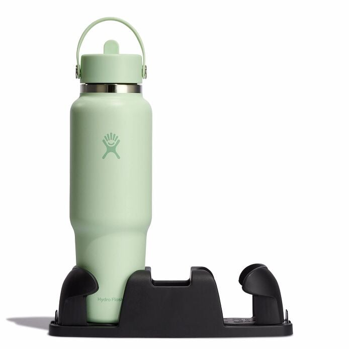 40-oz-travel-bottle-with-flex-straw-cap-g8 aloe-travel-bottle-in-cuplholder_3_3_1.jpg