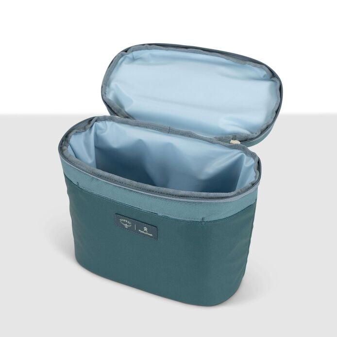 osprey-axis-x-hydro-flask-campus-essentials-bundle-p0 axisxhydroflask_s26_detail2_cascadeblue_10007249_1.jpg