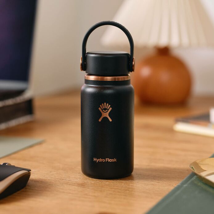 arc-collection-micro-hydro-200-ml-s3 black_-_lifestyle_1.jpeg