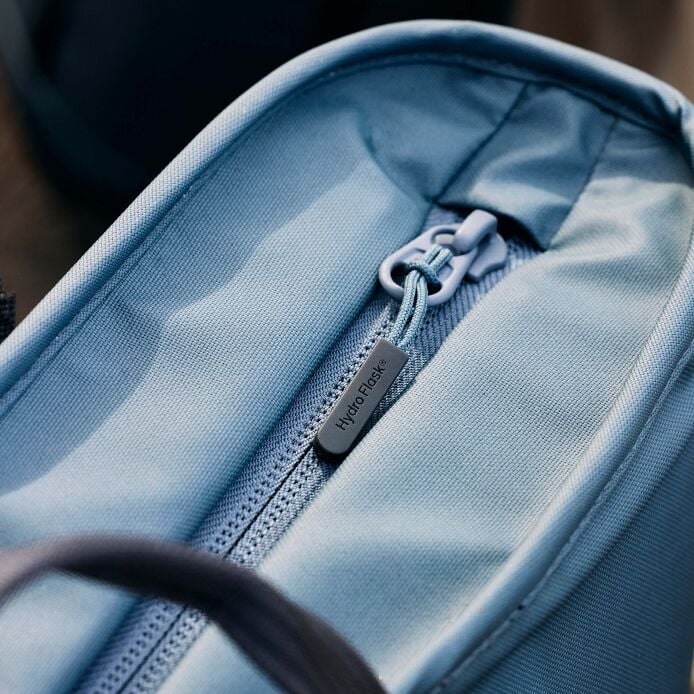 carryouttm-soft-cooler-tote-10-l-a3 hf_carryout_bouwer_d1_l1_torrey_pines_still_life_0112_4.jpg