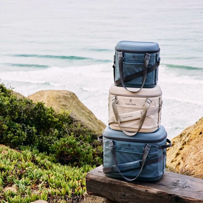 carryouttm-soft-cooler-15-l-i1 hf_carryout_bouwer_d1_l1_torrey_pines_still_life_0252_6.jpg