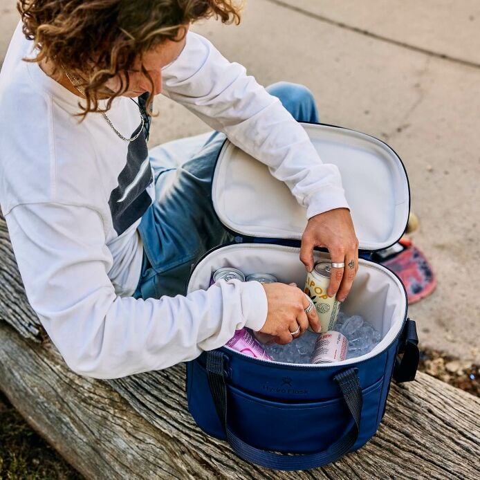 carryouttm-soft-cooler-15-l-i1 hf_carryout_bouwer_d2_l4_skate_park_6209_6.jpg