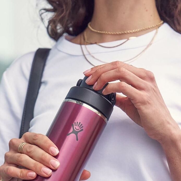 24-oz-lightweight-chug-cap-bottle-j6 hf_s26_lightweight_mcinnis_5123_1_1.jpg