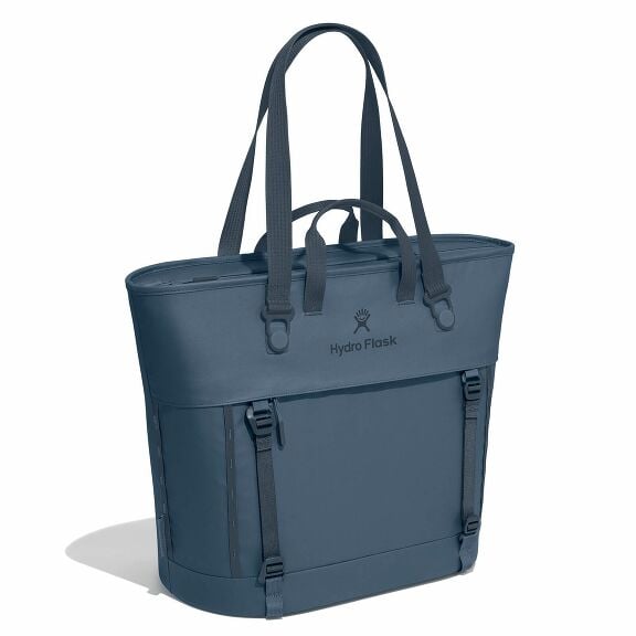 carryouttm-soft-cooler-tote-30-l-y9 maxiit384-carryout-tote-30l-harbor-blue-angled_1_1.jpg